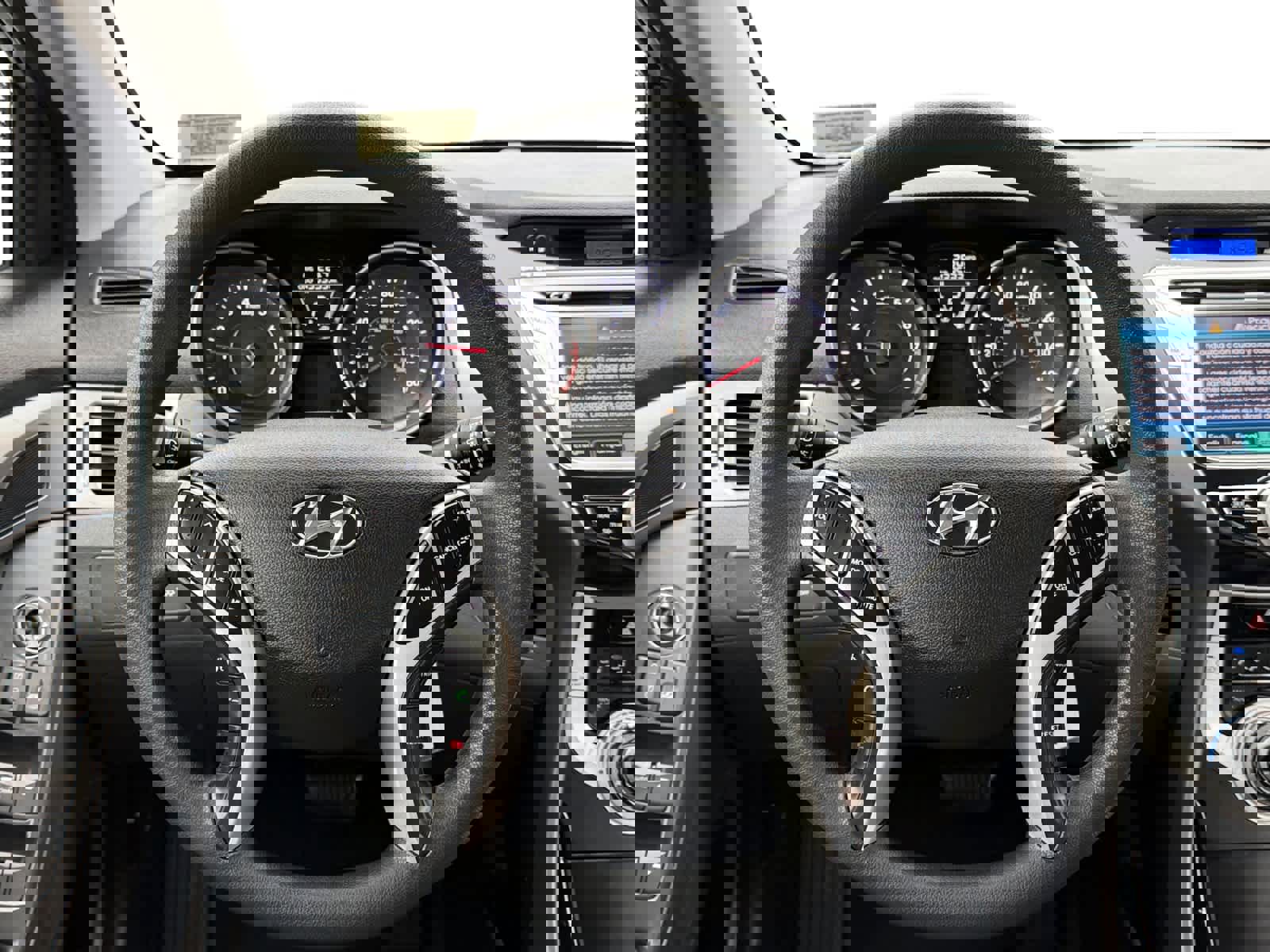 Used 2011 Hyundai Elantra GLS w/ Navigation Pkg 4 image 15