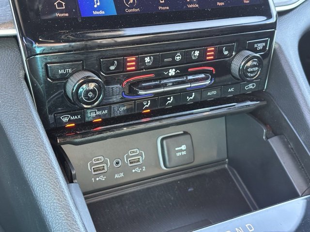 Used 2024 Jeep Grand Cherokee L Limited w/ Luxury Tech Group II image 11