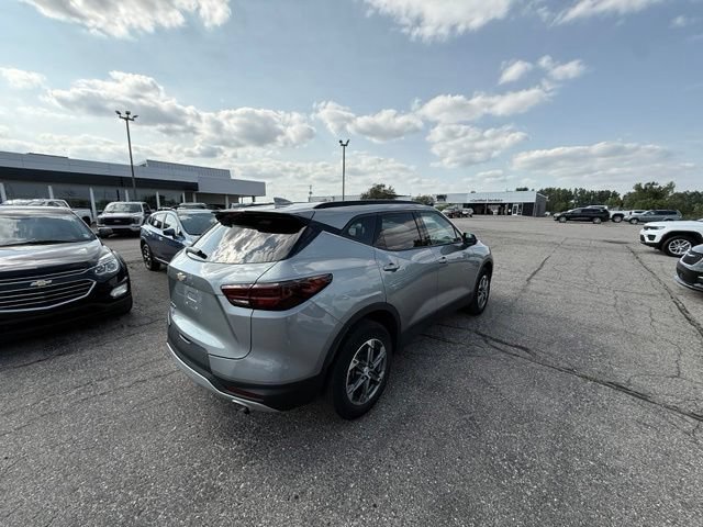 Used 2023 Chevrolet Blazer LT w/ Convenience Package FWD image 4