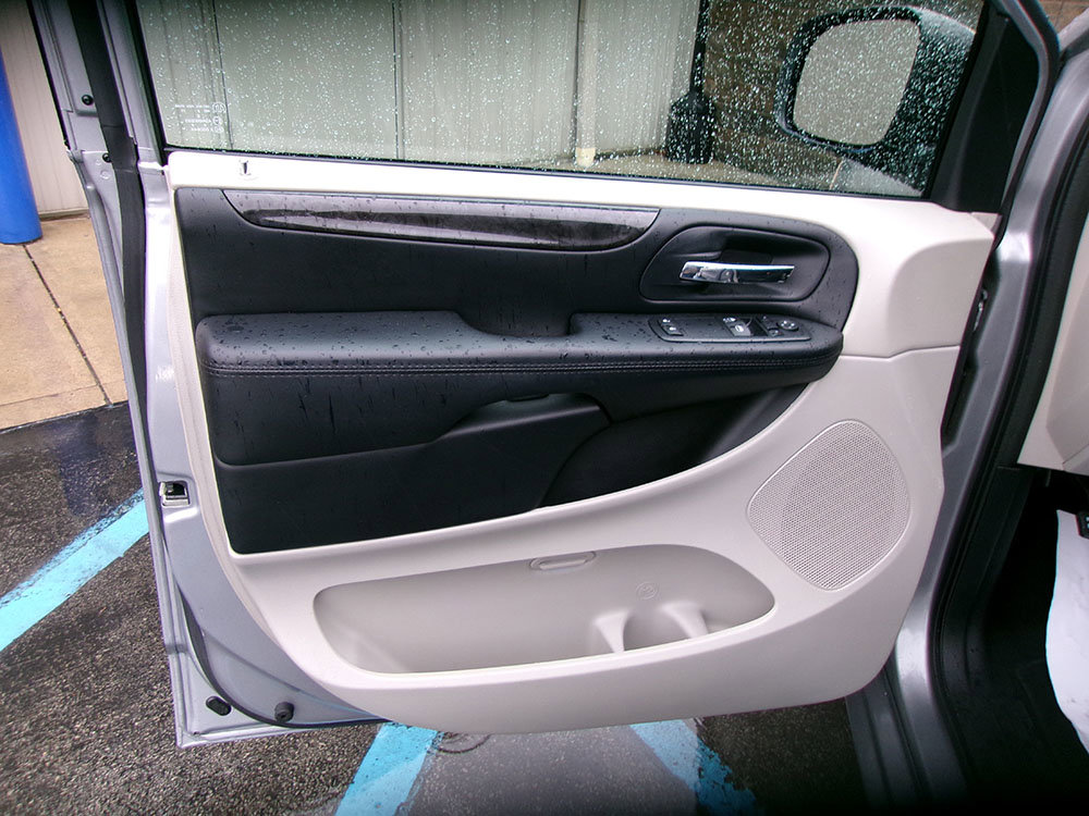 Used 2015 Dodge Grand Caravan SE w/ Quick Order Package 29E SE image 15