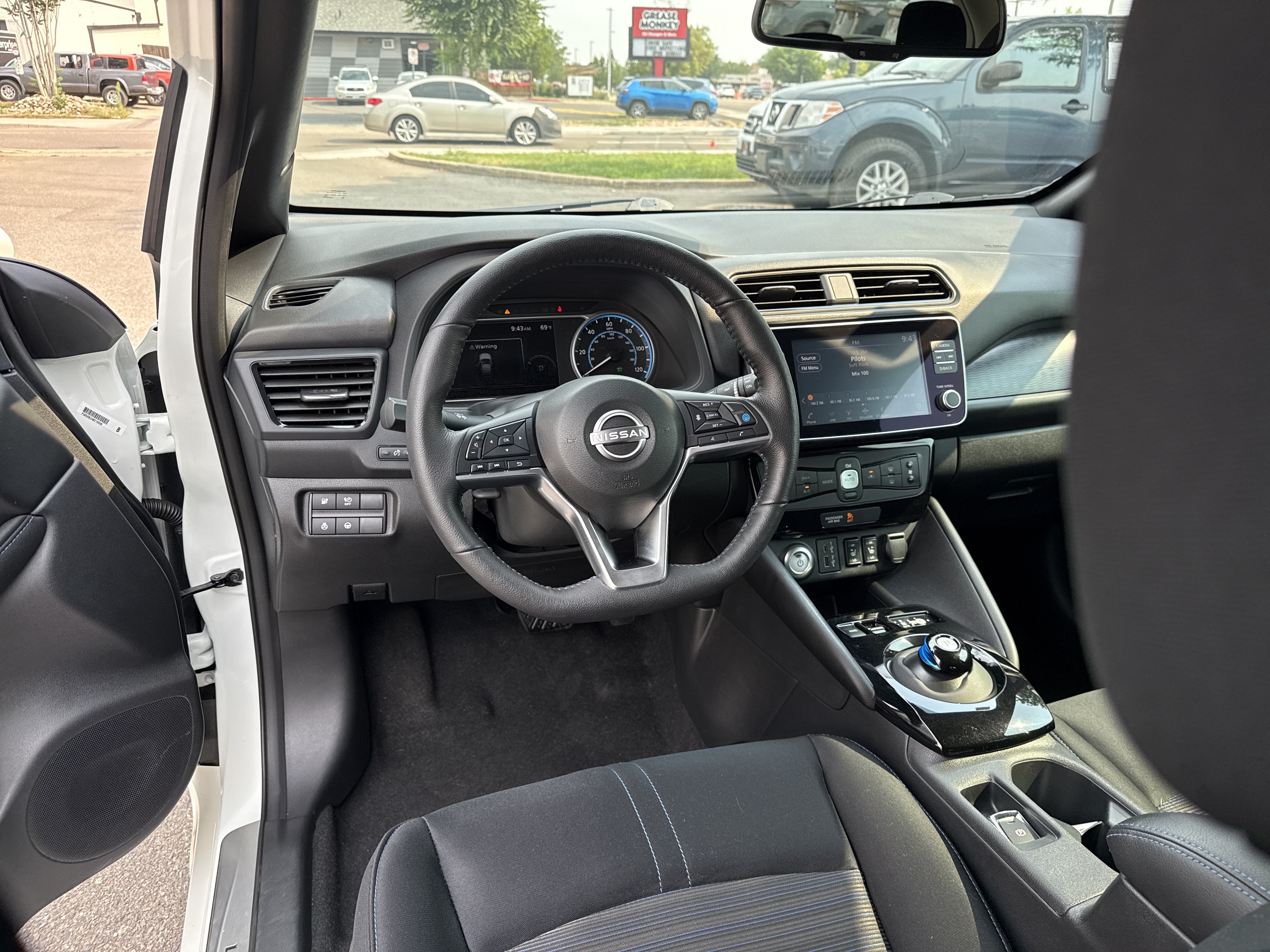 Certified 2025 Nissan Leaf SV Plus FWD image 15