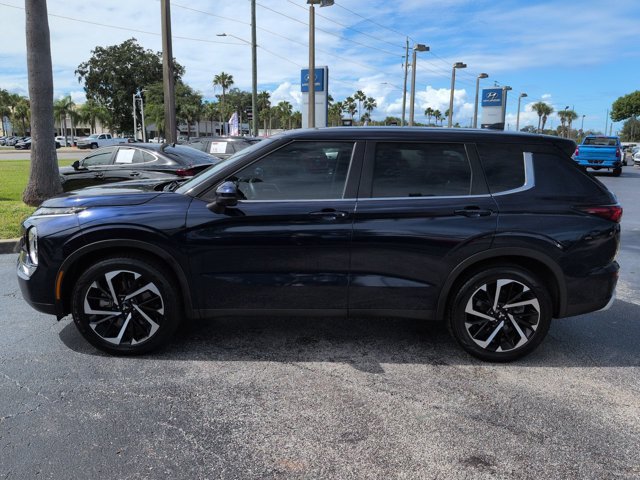 Used 2023 Mitsubishi Outlander SE AWD/4WD image 7