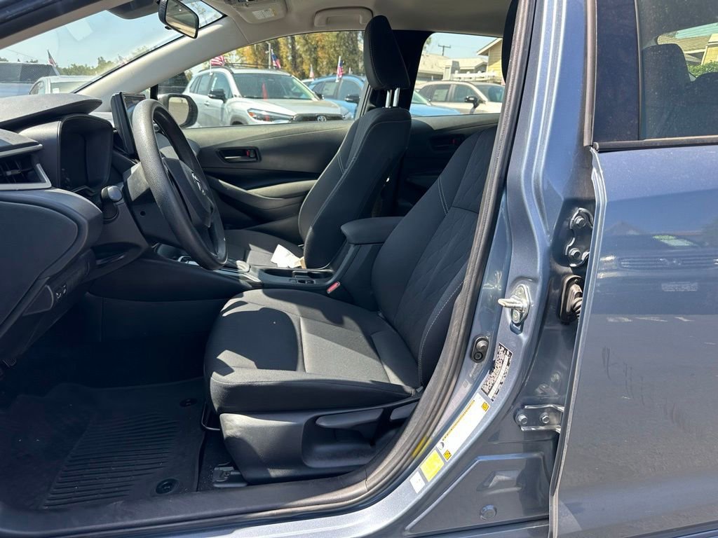 Used 2024 Toyota Corolla LE w/ LE Convenience Package FWD image 9