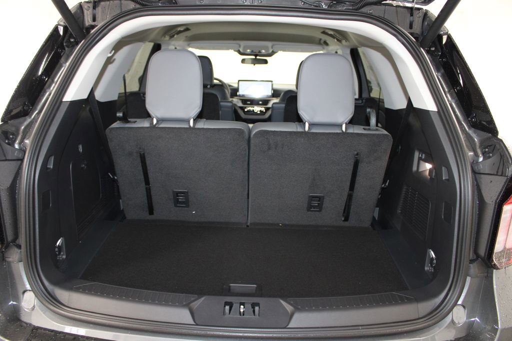 New 2026 Ford Explorer Active RWD image 15