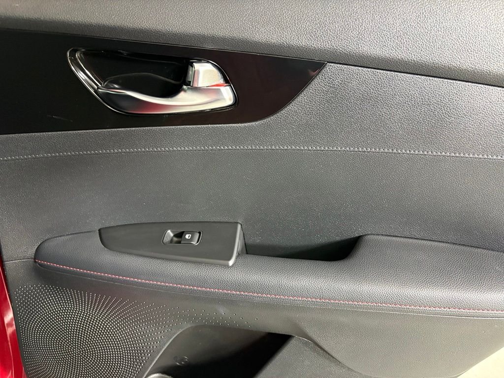 Used 2022 Kia Forte GT w/ GT Technology Package FWD image 15