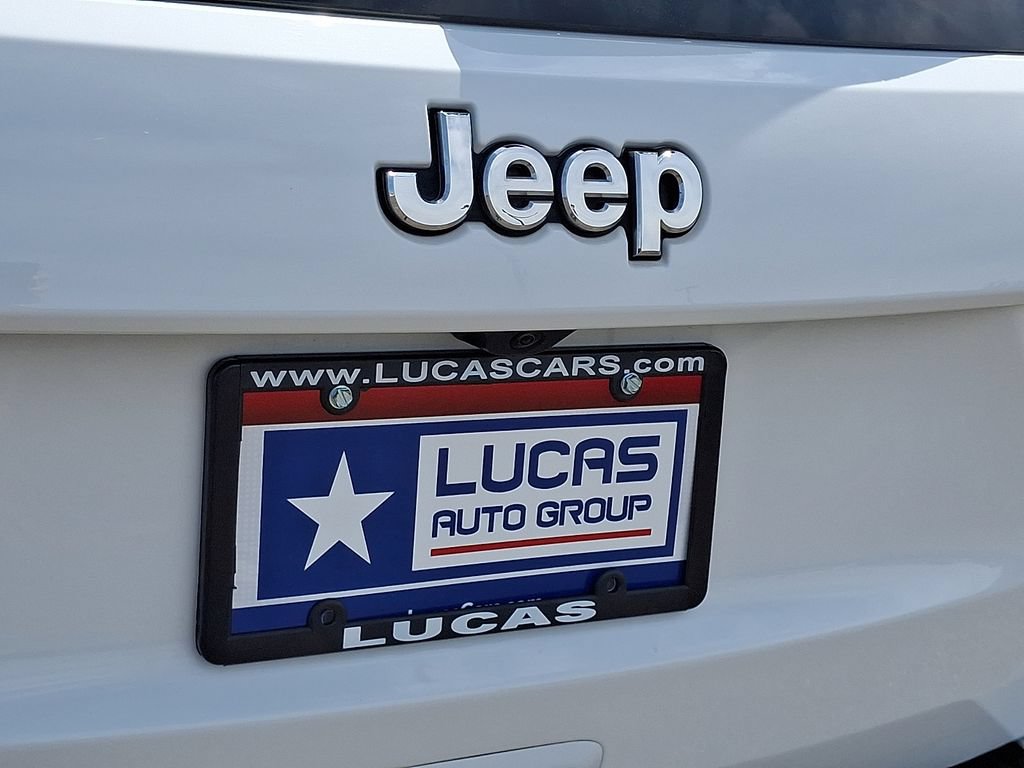 Used 2021 Jeep Grand Cherokee Laredo AWD/4WD image 32