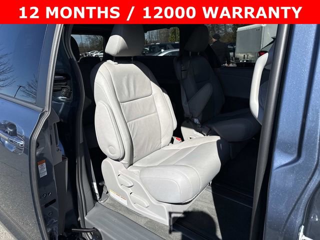 Used 2017 Toyota Sienna XLE Premium image 11