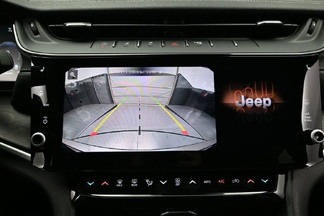 New 2026 Jeep Grand Cherokee Altitude AWD/4WD image 38