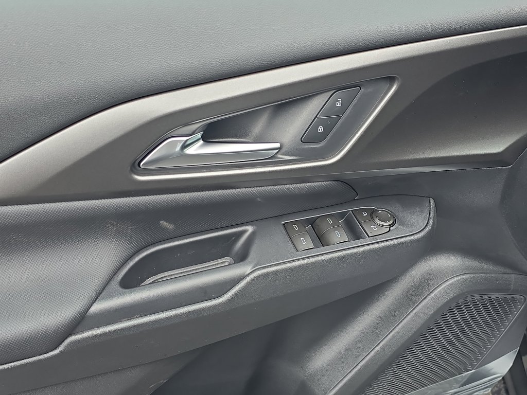 New 2026 Chevrolet Equinox EV LT image 12