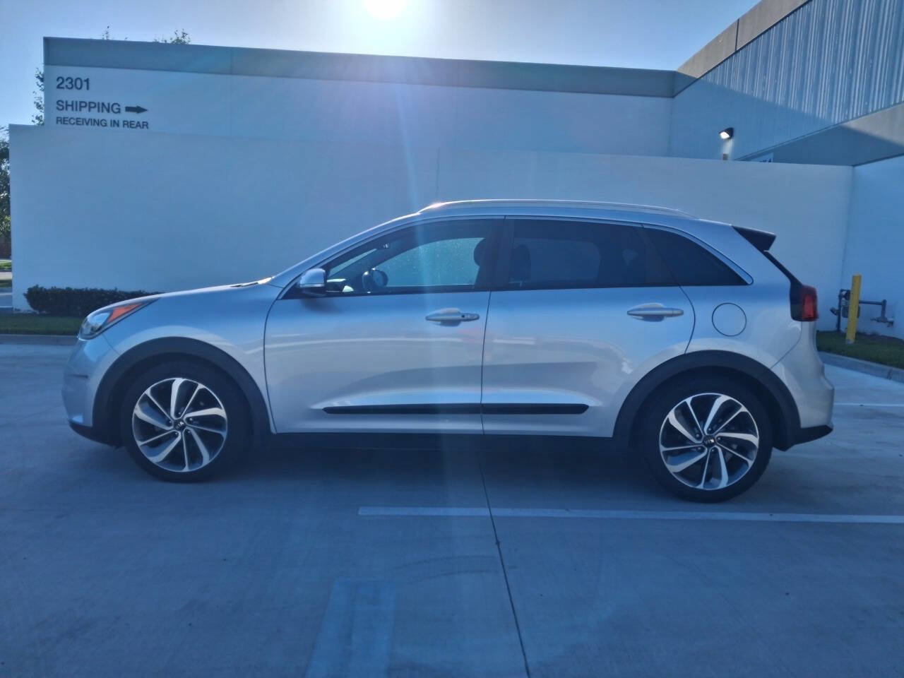 Used 2018 Kia Niro Touring w/ Paint Protection Package image 6
