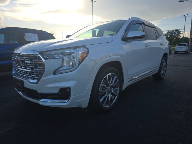 Used 2022 GMC Terrain Denali w/ Denali Premium Package