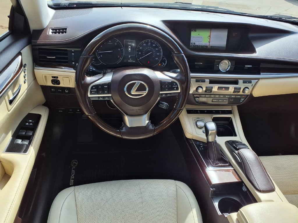Used 2016 Lexus ES 350 w/ Luxury Package w/Wood Trim FWD image 14