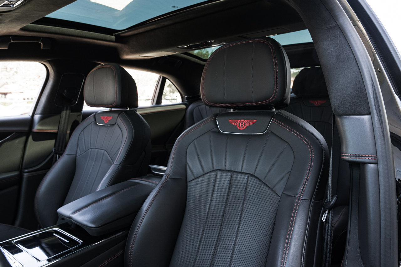Used 2024 Bentley Flying Spur V8 AWD/4WD image 32