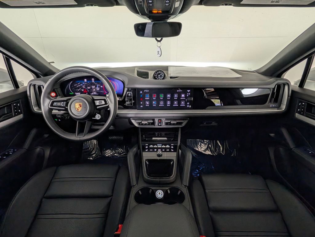 Certified 2025 Porsche Cayenne Coupe image 20