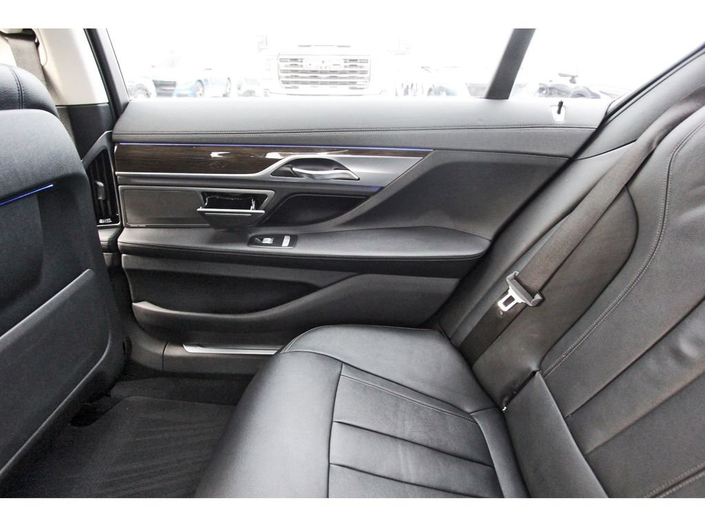 Used 2017 BMW 740i RWD image 12