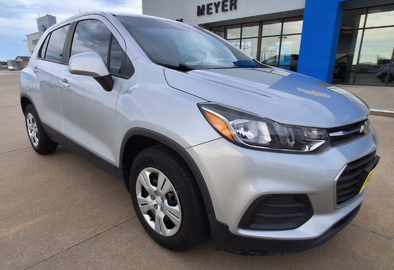 Used 2018 Chevrolet Trax LS w/ Fleet Convenience Package FWD image 2