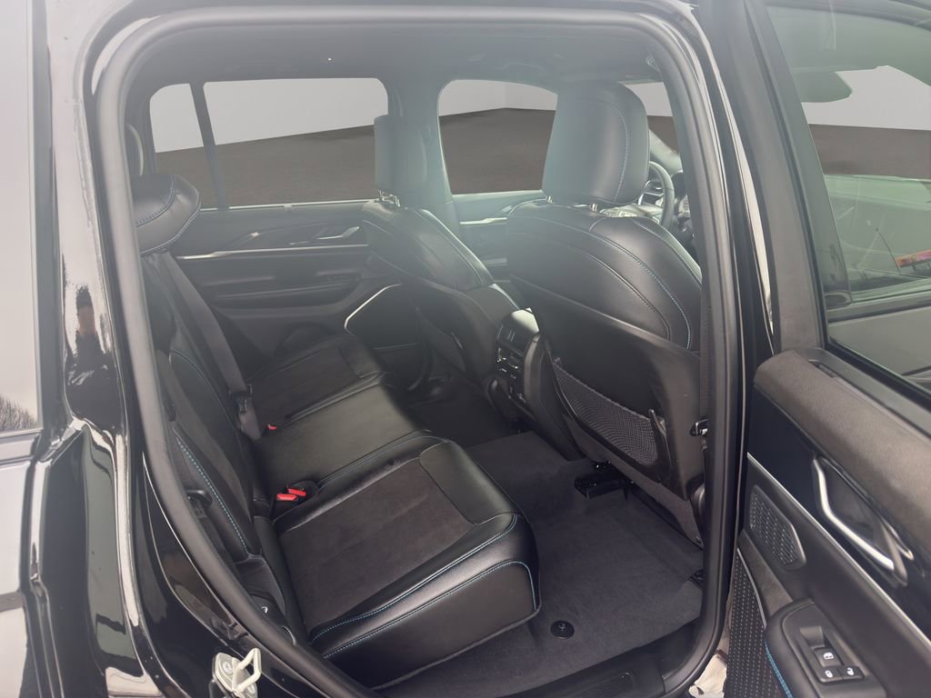 Used 2023 Jeep Grand Cherokee Trailhawk w/ Luxury Tech Group III image 10