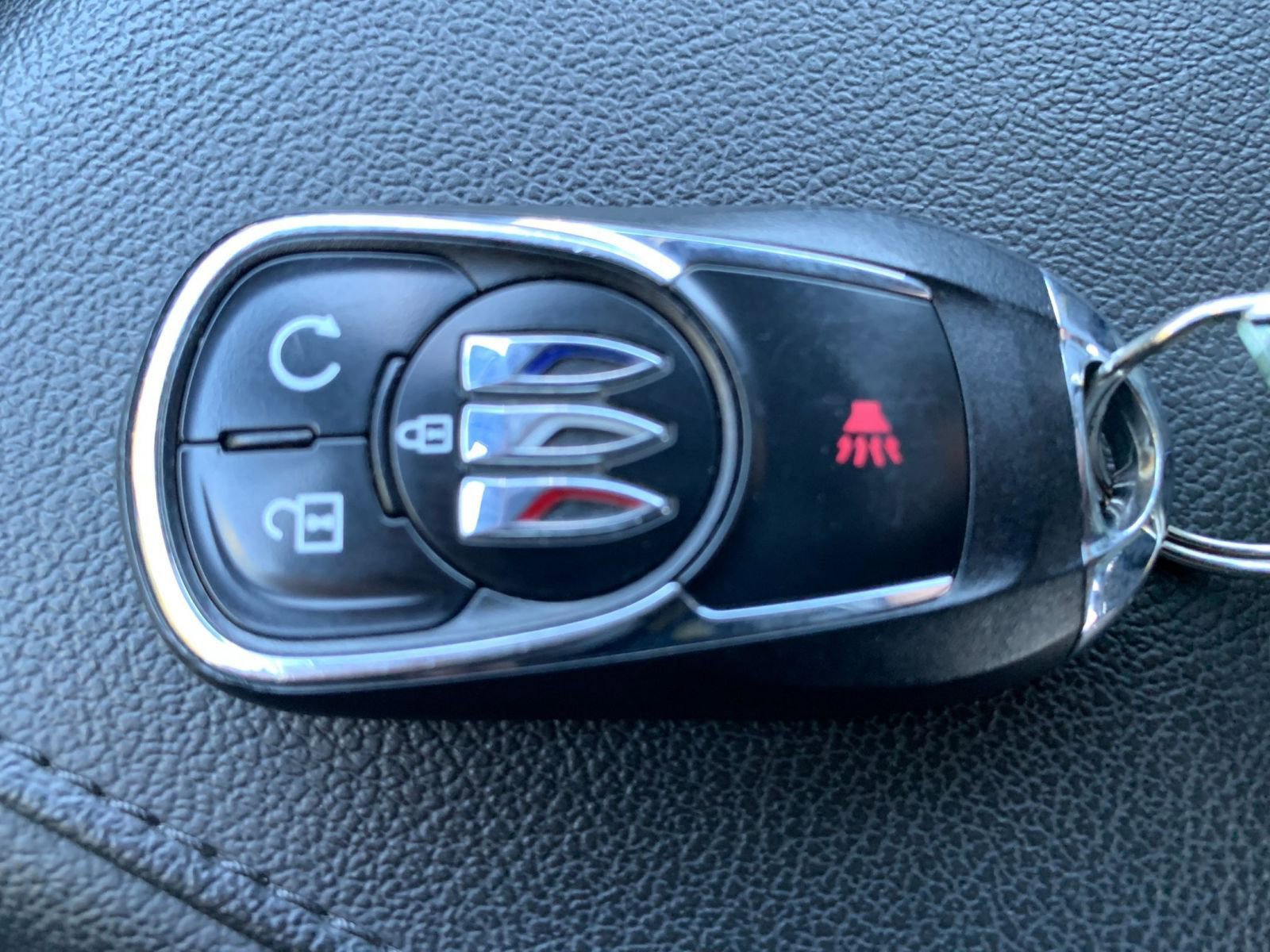 Used 2025 Buick Envista Sport Touring image 22