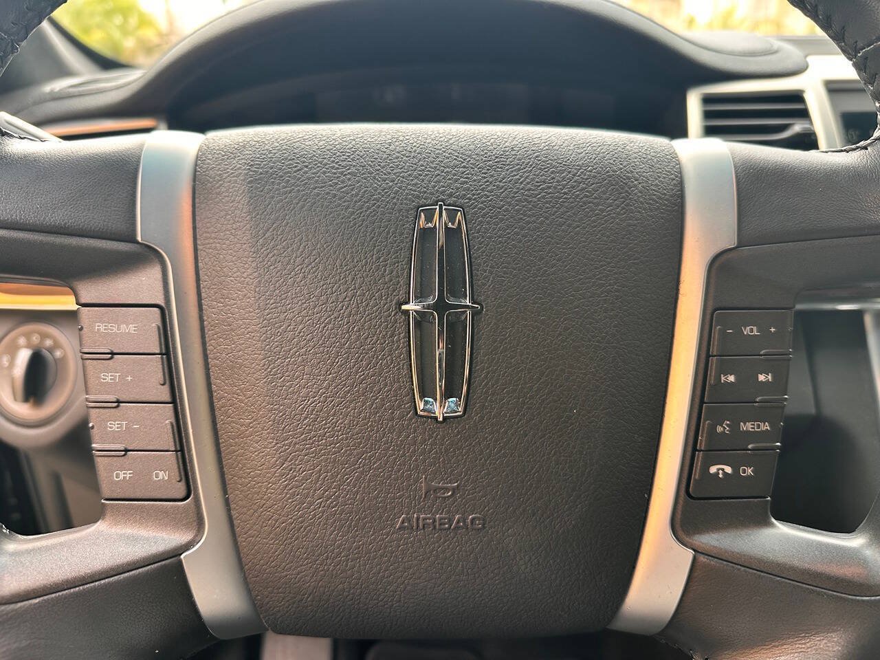 Used 2009 Lincoln MKS FWD image 17