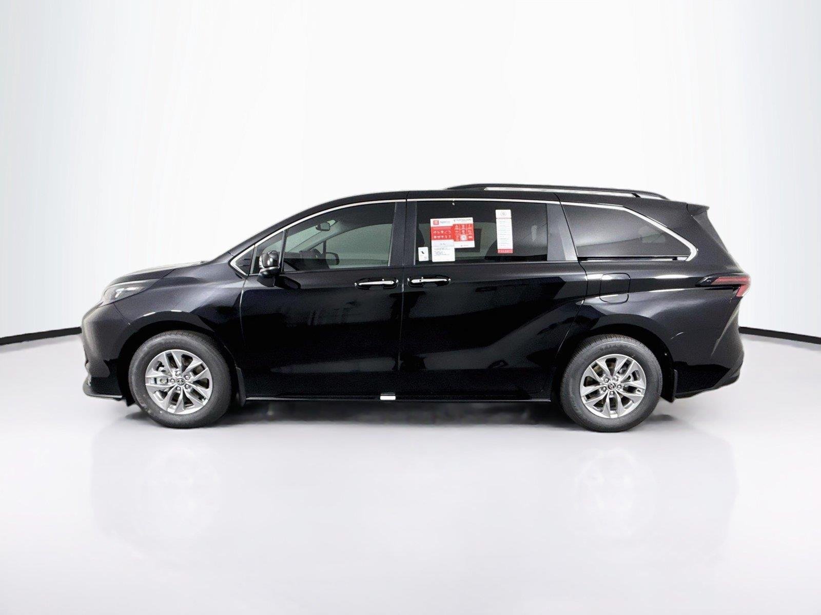 New 2026 Toyota Sienna XLE FWD image 14