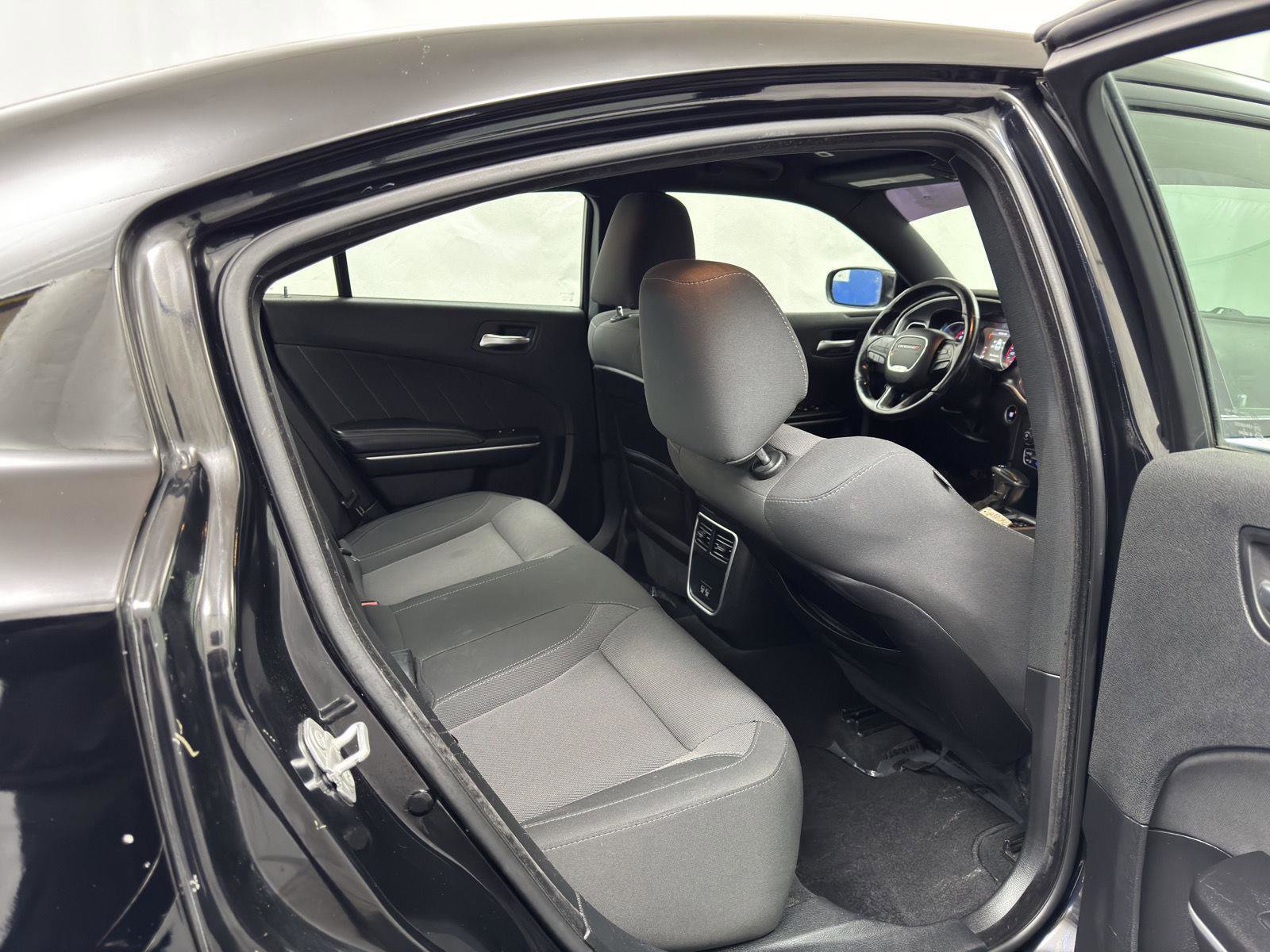 Used 2019 Dodge Charger SXT image 33