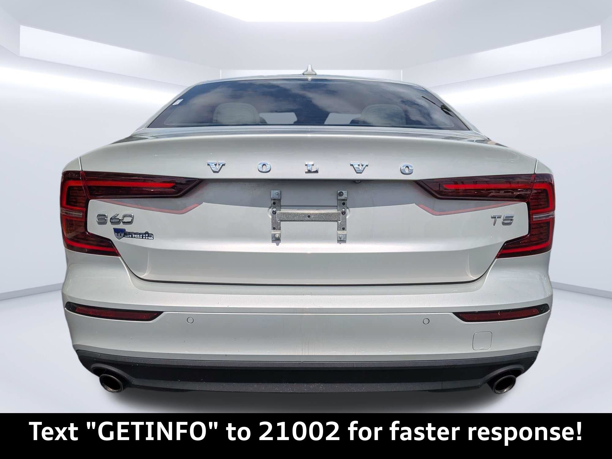 Used 2020 Volvo S60 T5 Momentum FWD image 5
