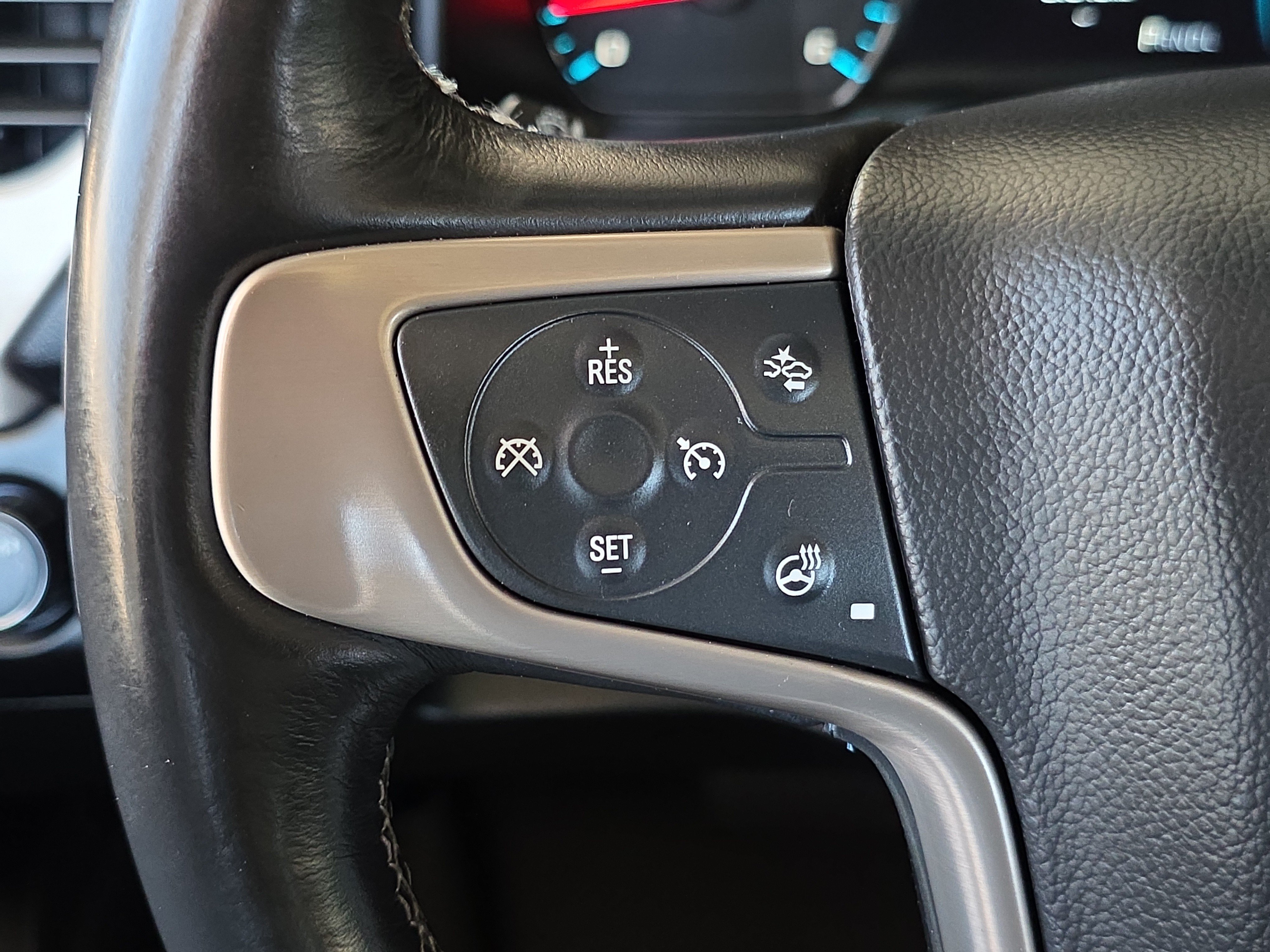 Used 2018 GMC Yukon Denali w/ Open Road Package AWD/4WD image 16