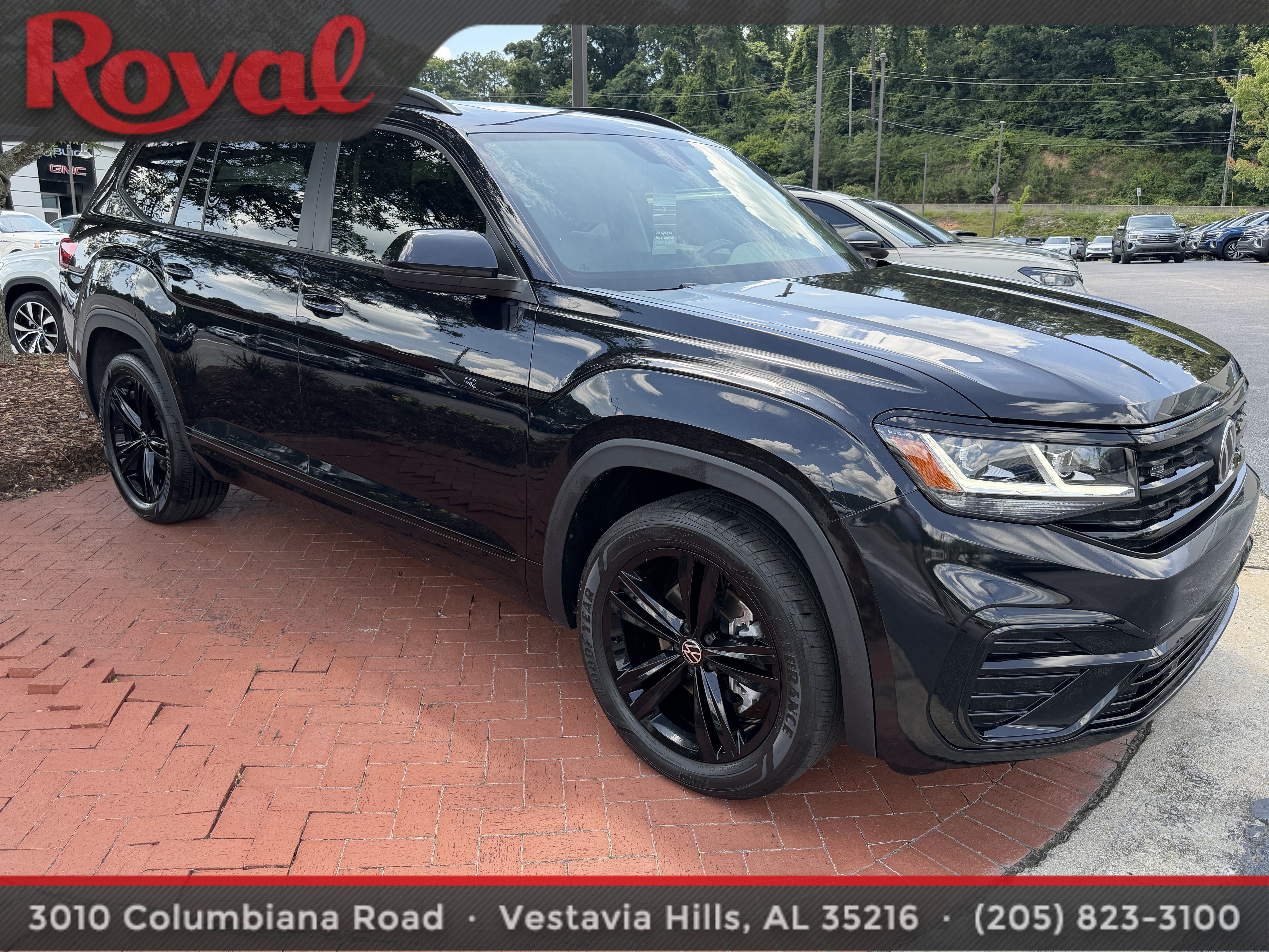Certified 2023 Volkswagen Atlas SEL R-Line AWD/4WD image 3