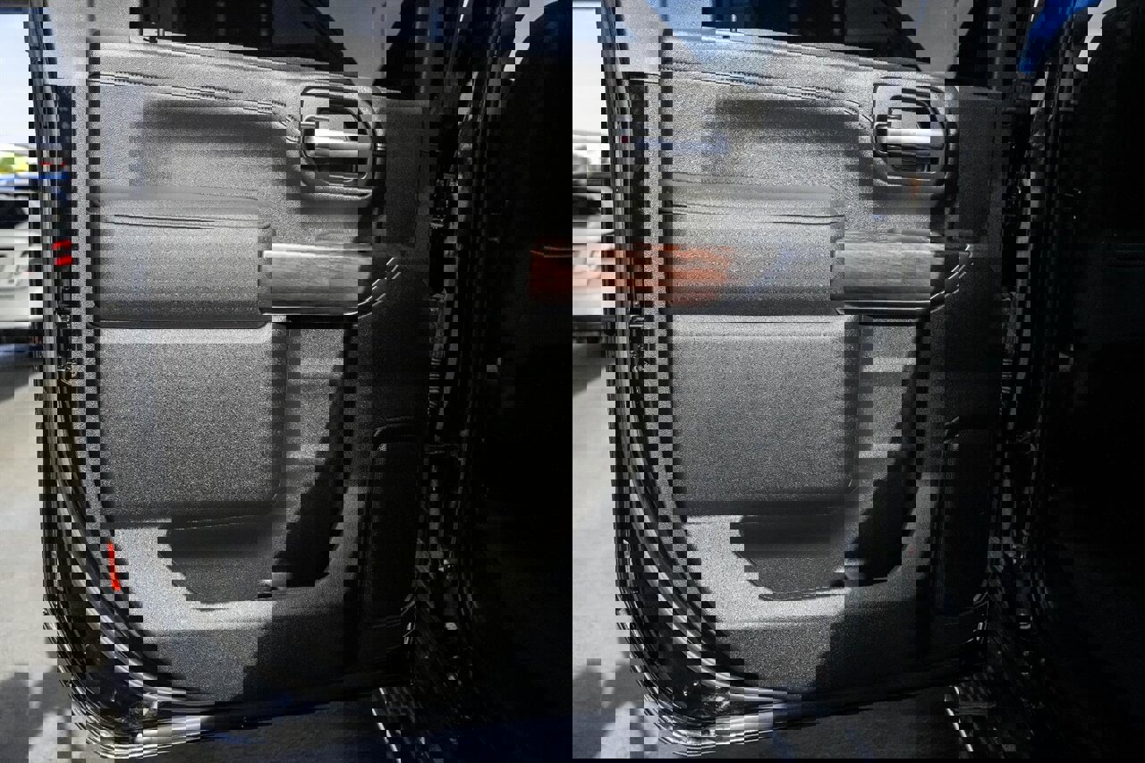 Used 2023 GMC Sierra 2500 SLT w/ SLT Premium Package image 27