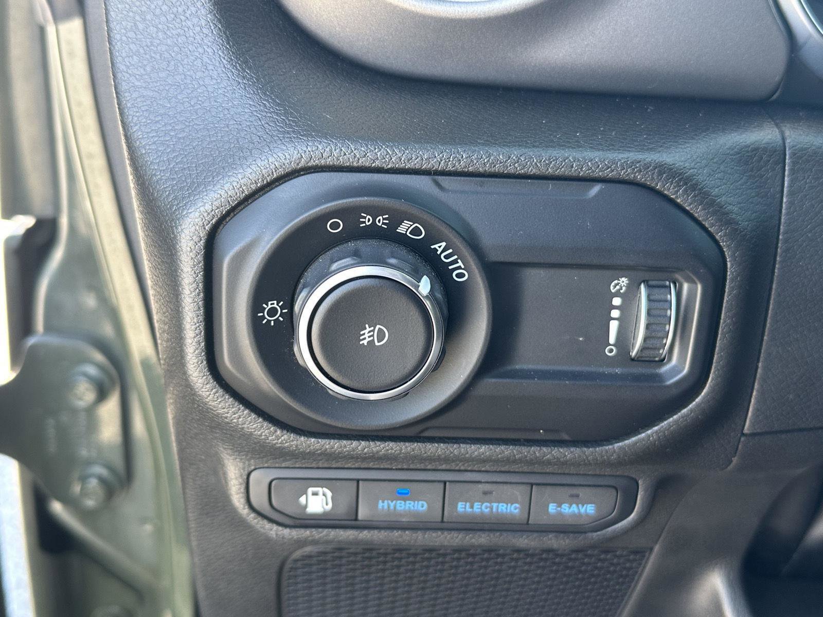 Used 2023 Jeep Wrangler Unlimited w/ Cold Weather Group image 15