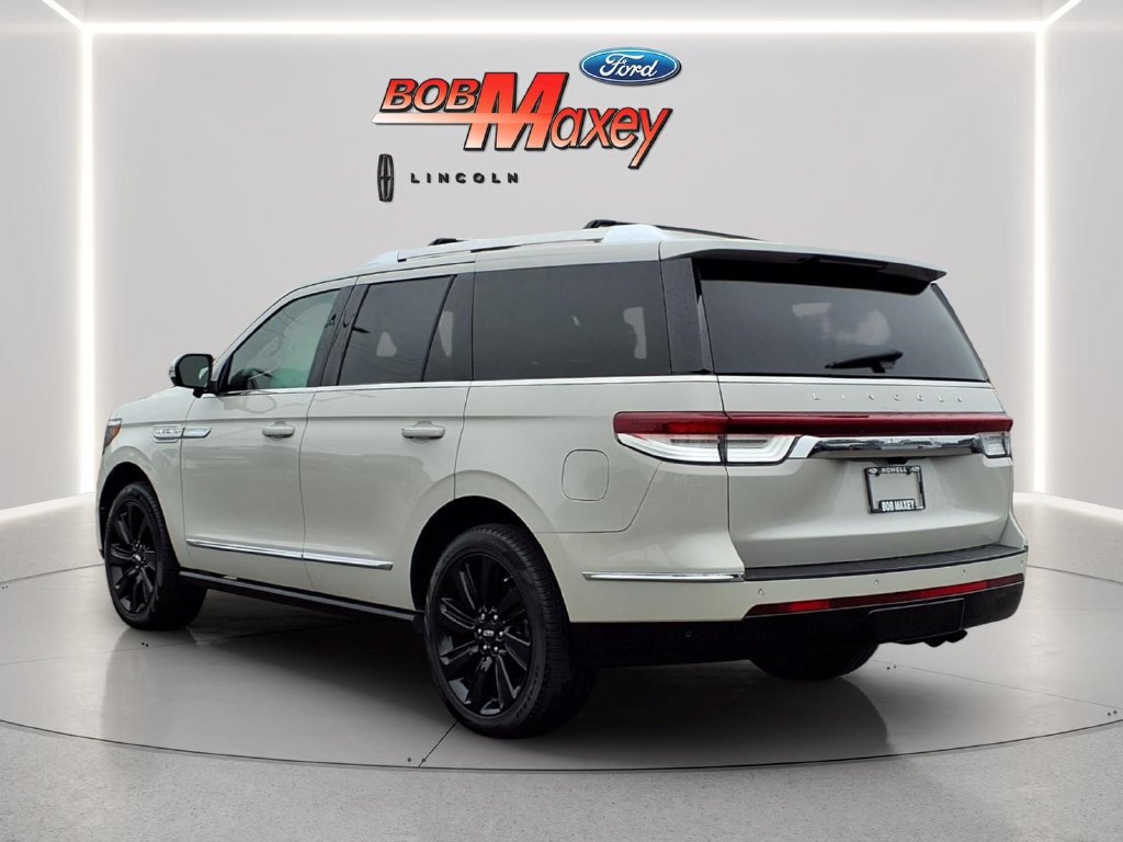 Used 2024 Lincoln Navigator Reserve AWD/4WD image 6