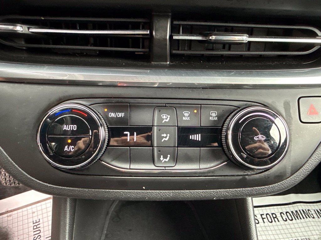 Used 2024 Buick Envista Preferred FWD image 28