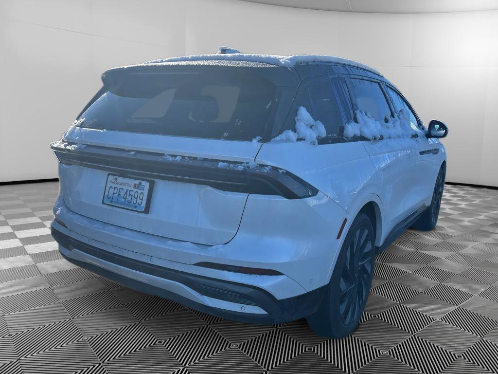 Used 2024 Lincoln Nautilus Reserve w/ Equipment Group 202A image 7