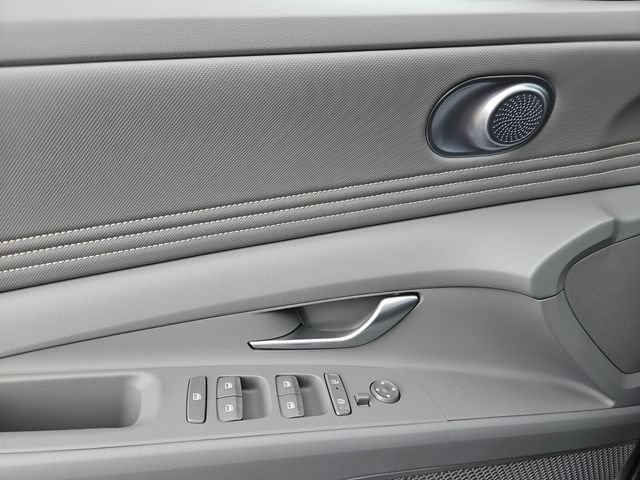 New 2026 Hyundai Elantra Sport FWD image 11