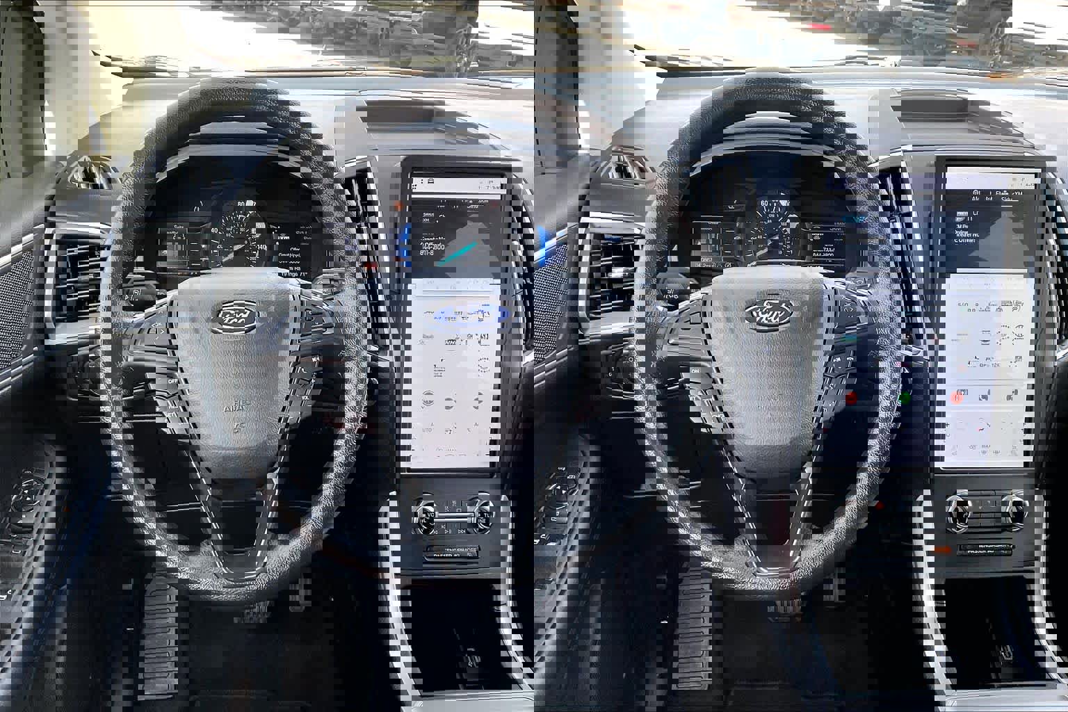 Used 2024 Ford Edge SEL image 5