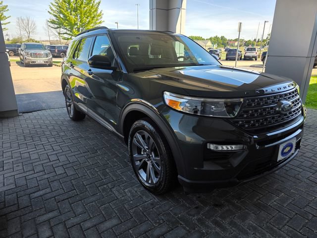Used 2023 Ford Explorer XLT w/ Equipment Group 202A AWD/4WD image 9