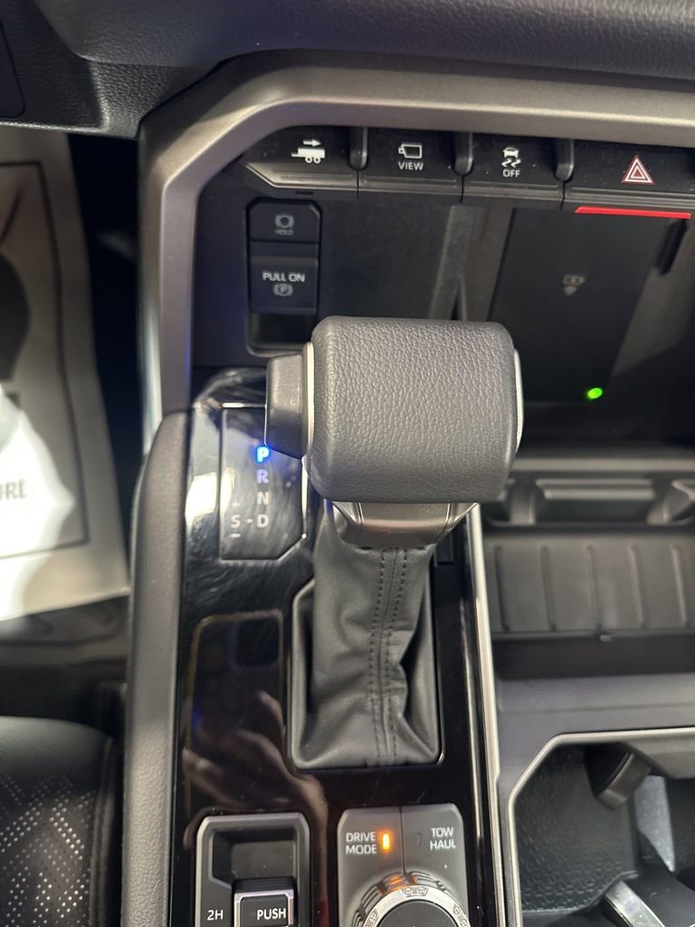 Used 2025 Toyota Tundra Limited image 24