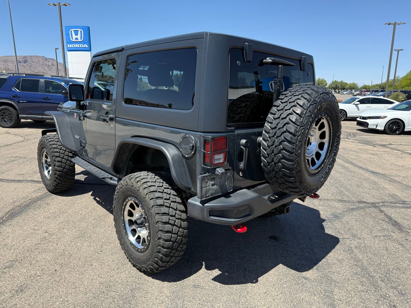 Used 2017 Jeep Wrangler Rubicon AWD/4WD image 8