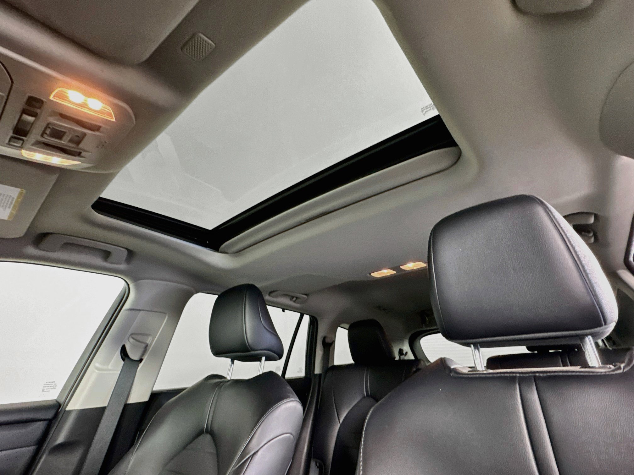 Used 2022 Toyota Highlander XLE AWD/4WD image 21