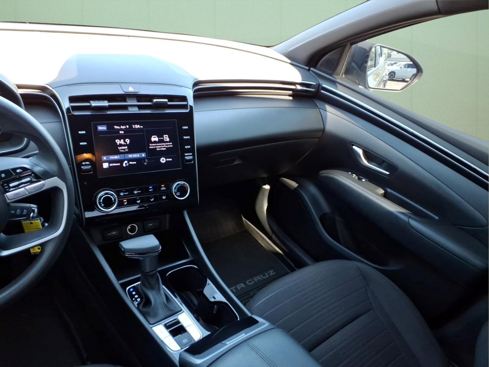 Used 2024 Hyundai Santa Cruz SE image 16