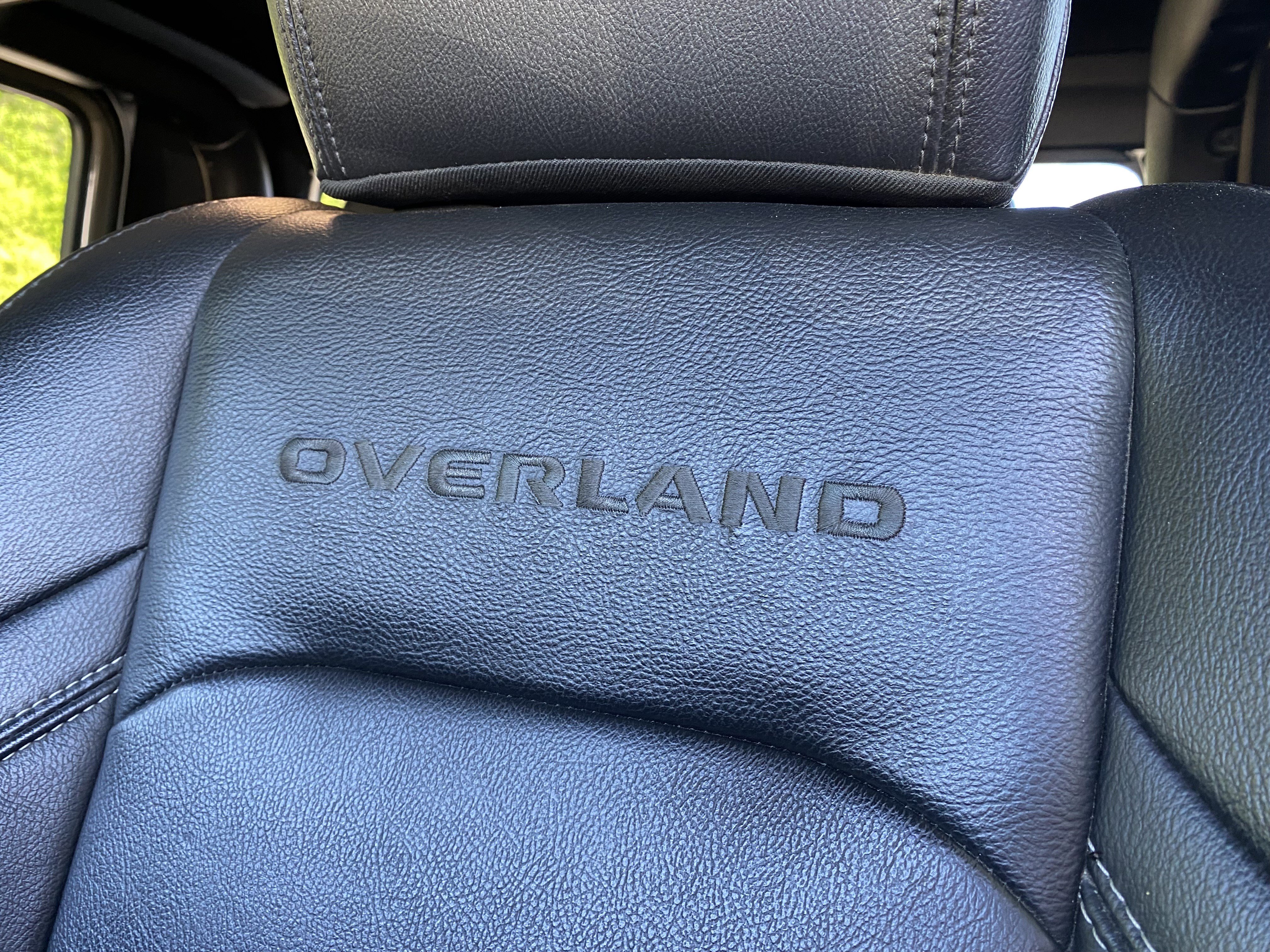 Used 2020 Jeep Gladiator Overland w/ Popular Equipment Package AWD/4WD image 35