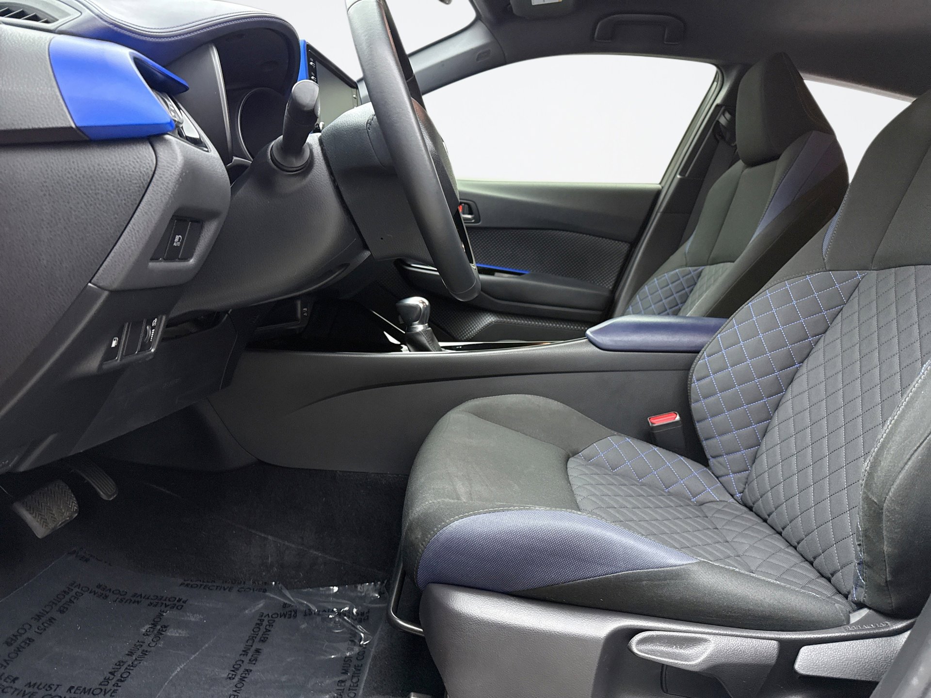 Used 2021 Toyota C-HR XLE image 11