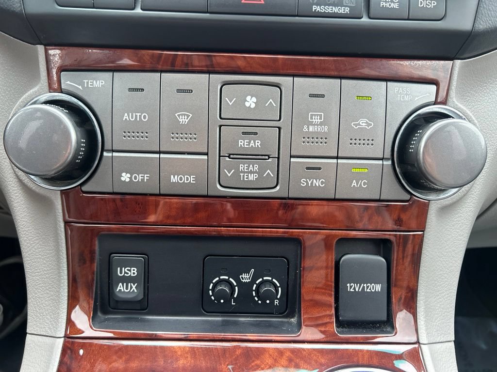 Used 2012 Toyota Highlander Limited w/ Tow Pkg AWD/4WD image 31