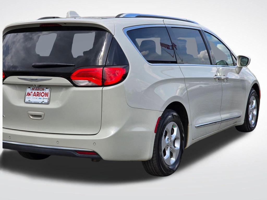 Used 2017 Chrysler Pacifica Touring-L Plus image 50