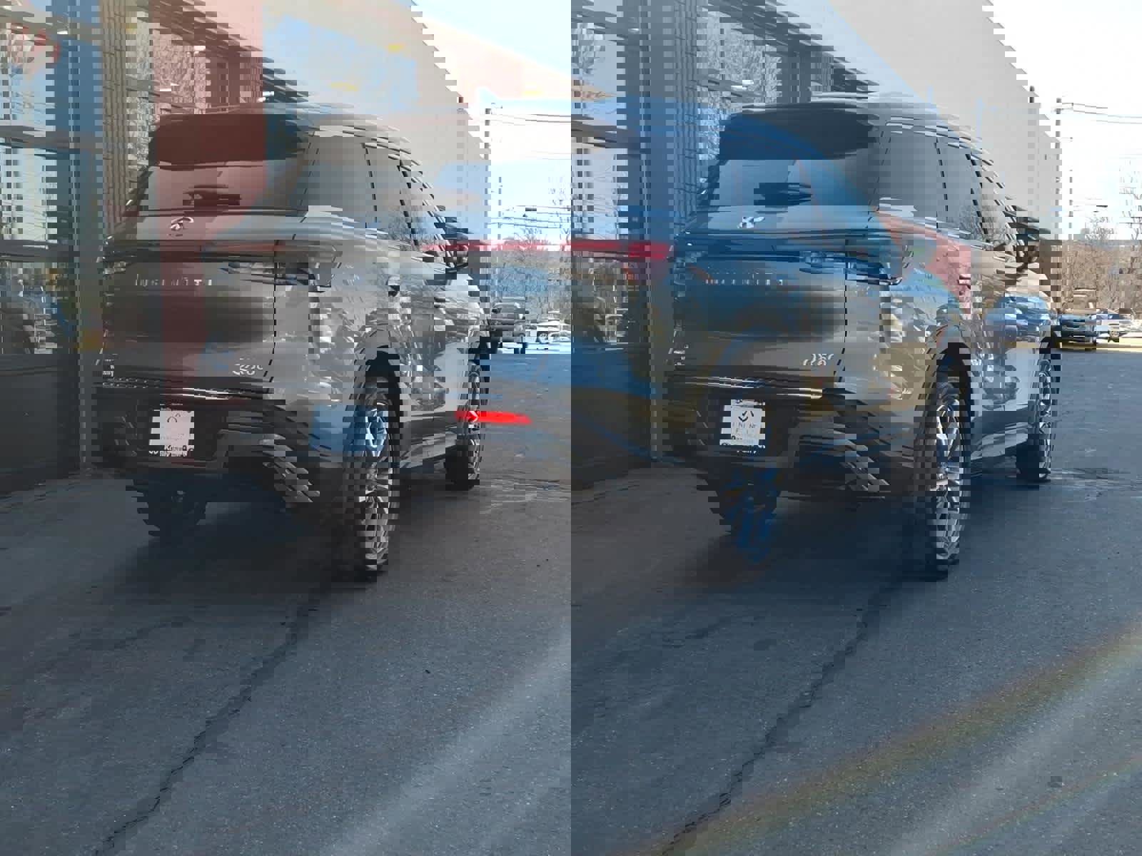 Certified 2023 INFINITI QX60 Luxe w/ Cargo Package image 4