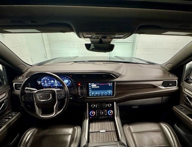 Used 2024 GMC Yukon Denali w/ Denali Reserve Package image 19