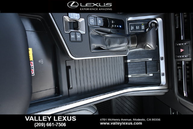 Used 2025 Lexus GX 550 AWD/4WD image 9