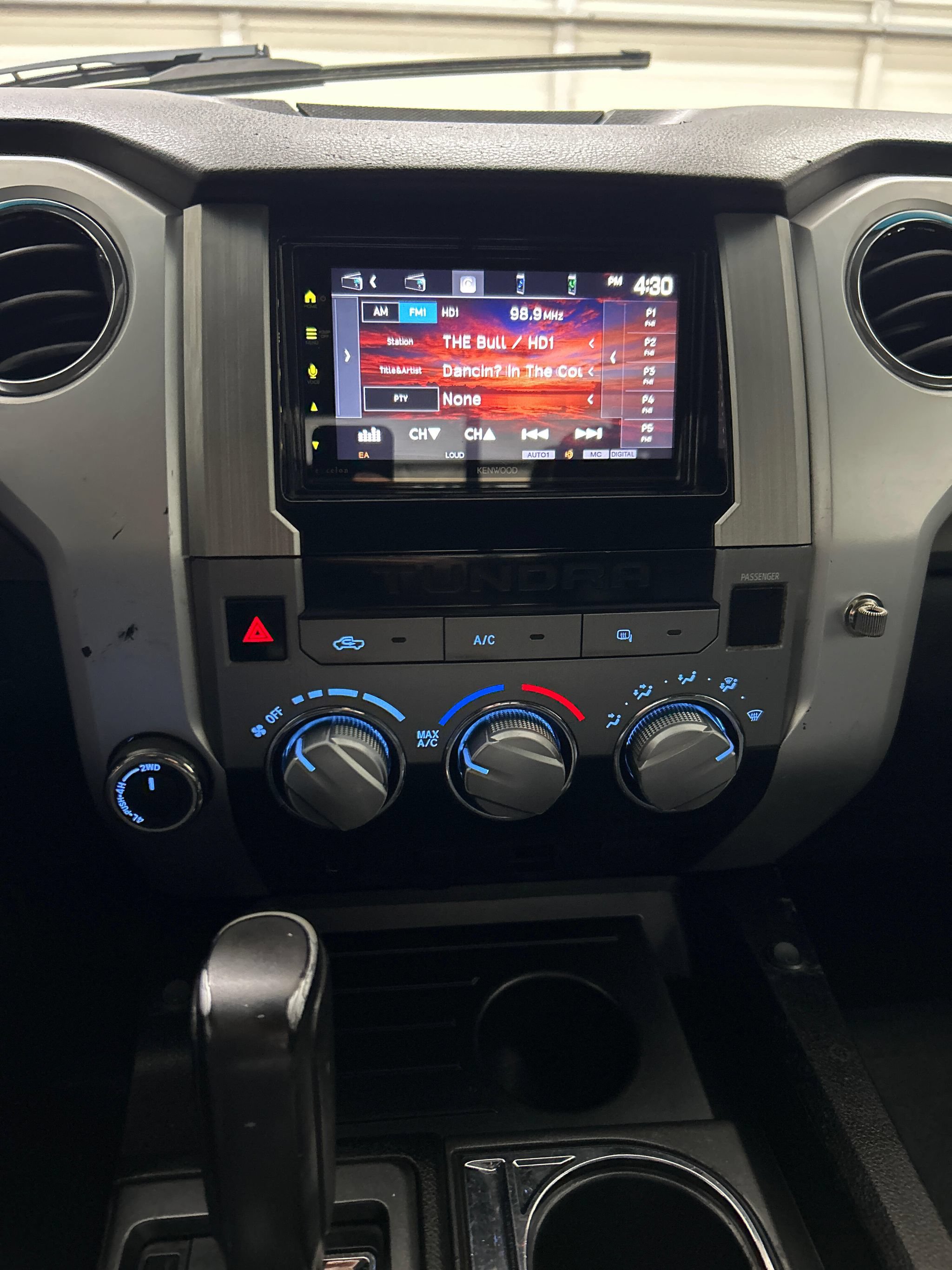 Used 2014 Toyota Tundra SR5 AWD/4WD image 15