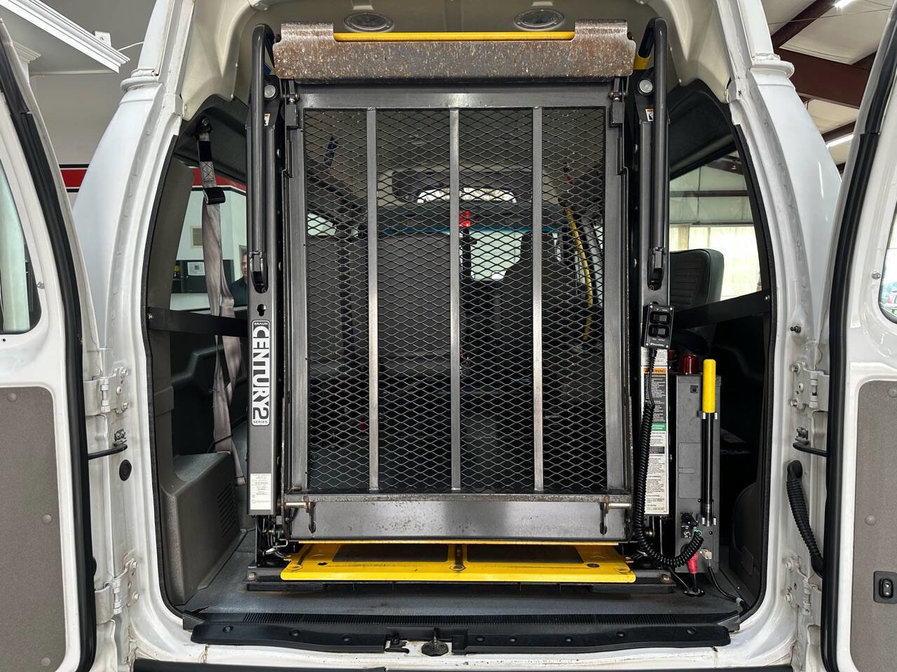 Used 2012 Ford E-250 and Econoline 250 w/ PWR Group image 9