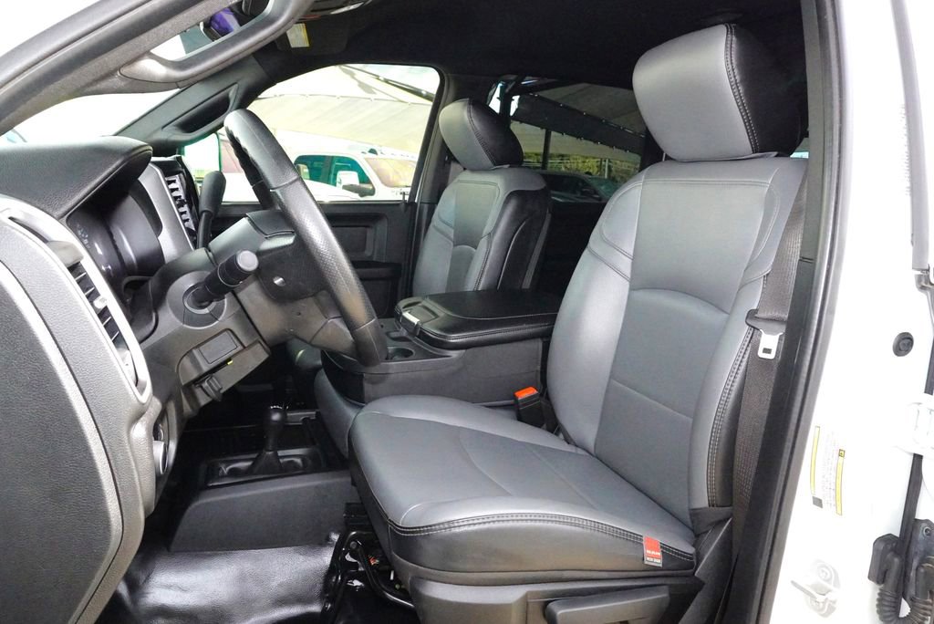 Used 2024 RAM 5500 Tradesman w/ Chrome Appearance Group image 24